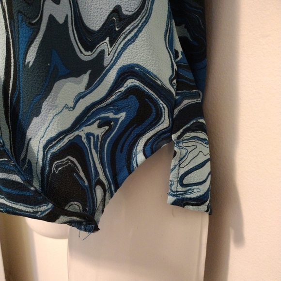 Michael Kors - Blue Oasis Short Sleeve V Neckline Blouse - Picture 5 of 16